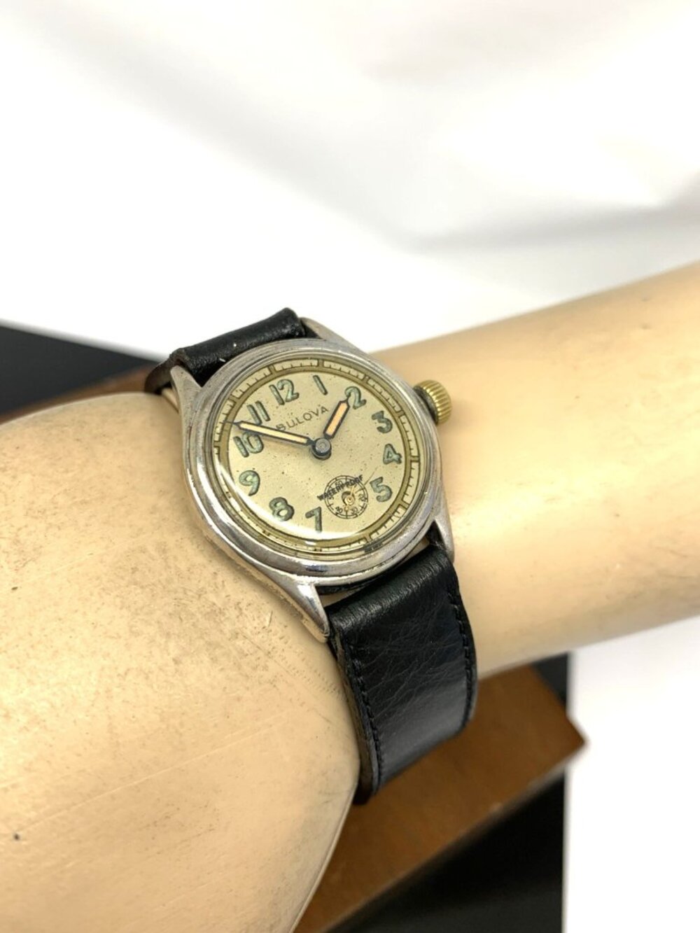 Bulova Watch Vintage WWII Military 10AE Manual Wind Leather Strap 28mm - Picture 4 of 15